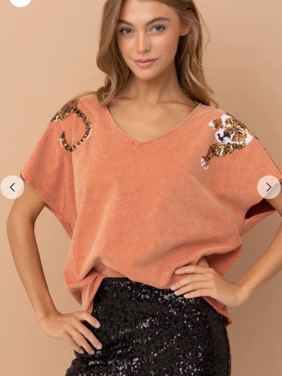 blue b Tops - Tiger Sequin Patch Accent V-Neck Rust Short Sleeve Top (S)